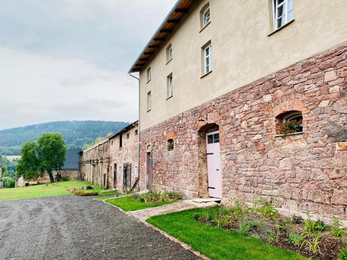 Zamek Sarny - Schloss Scharfeneck Kłodzko Exteriör bild