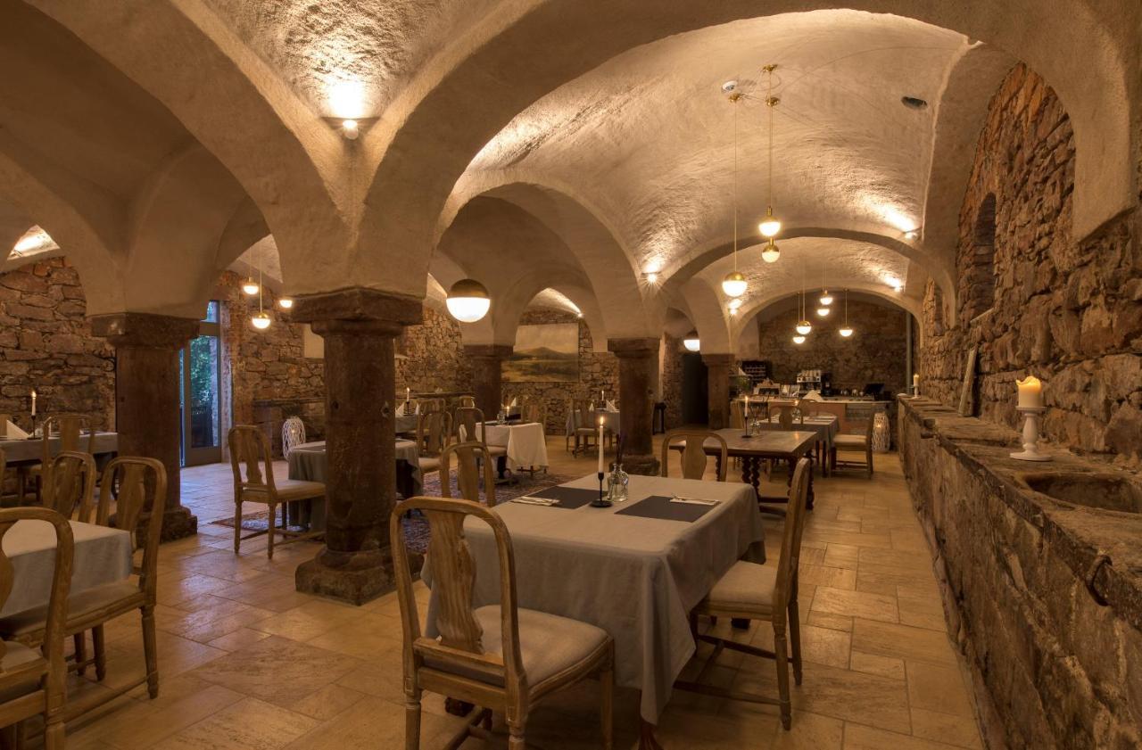 Zamek Sarny - Schloss Scharfeneck Kłodzko Exteriör bild